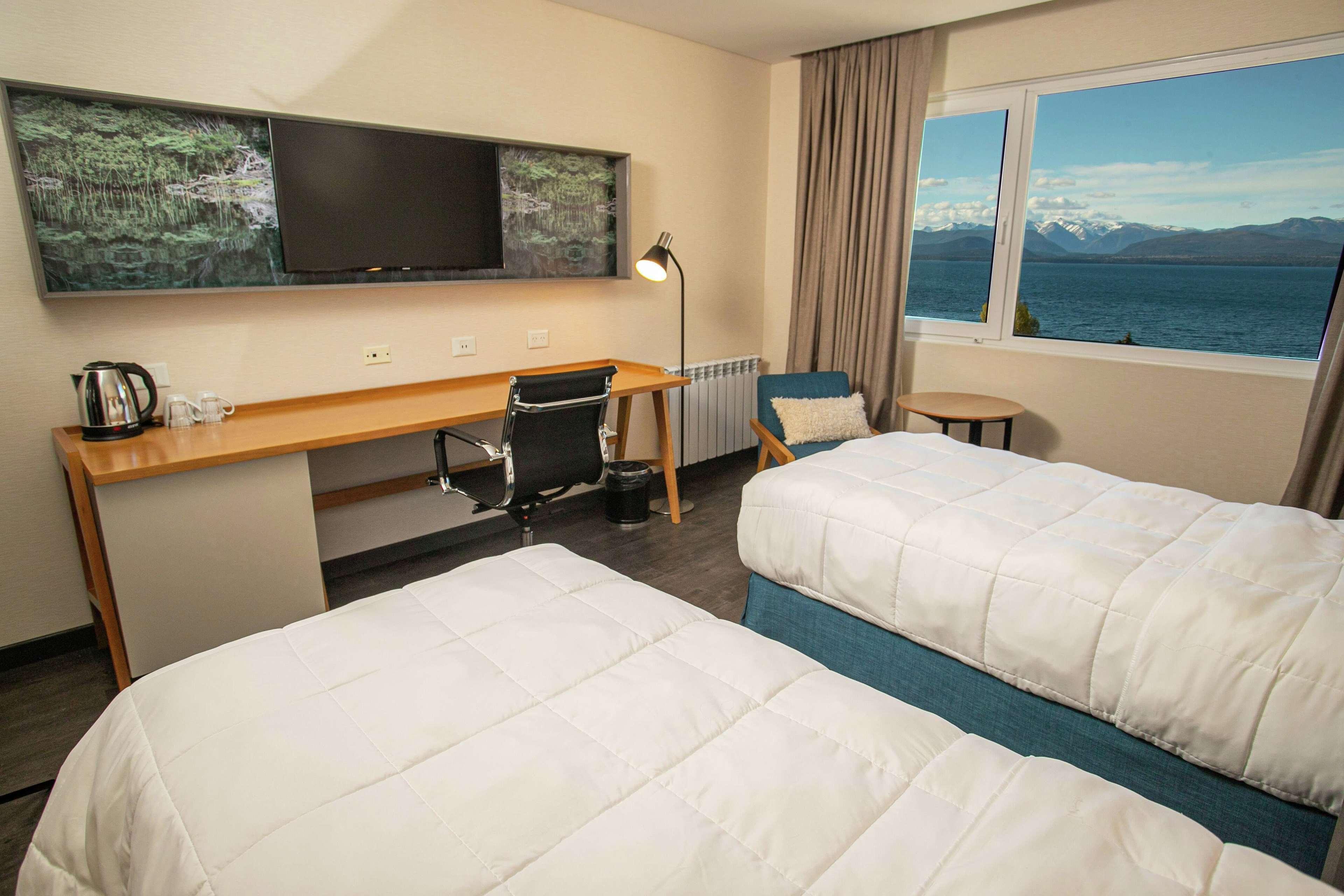 Hotel Hampton By Hilton Bariloche Esterno foto