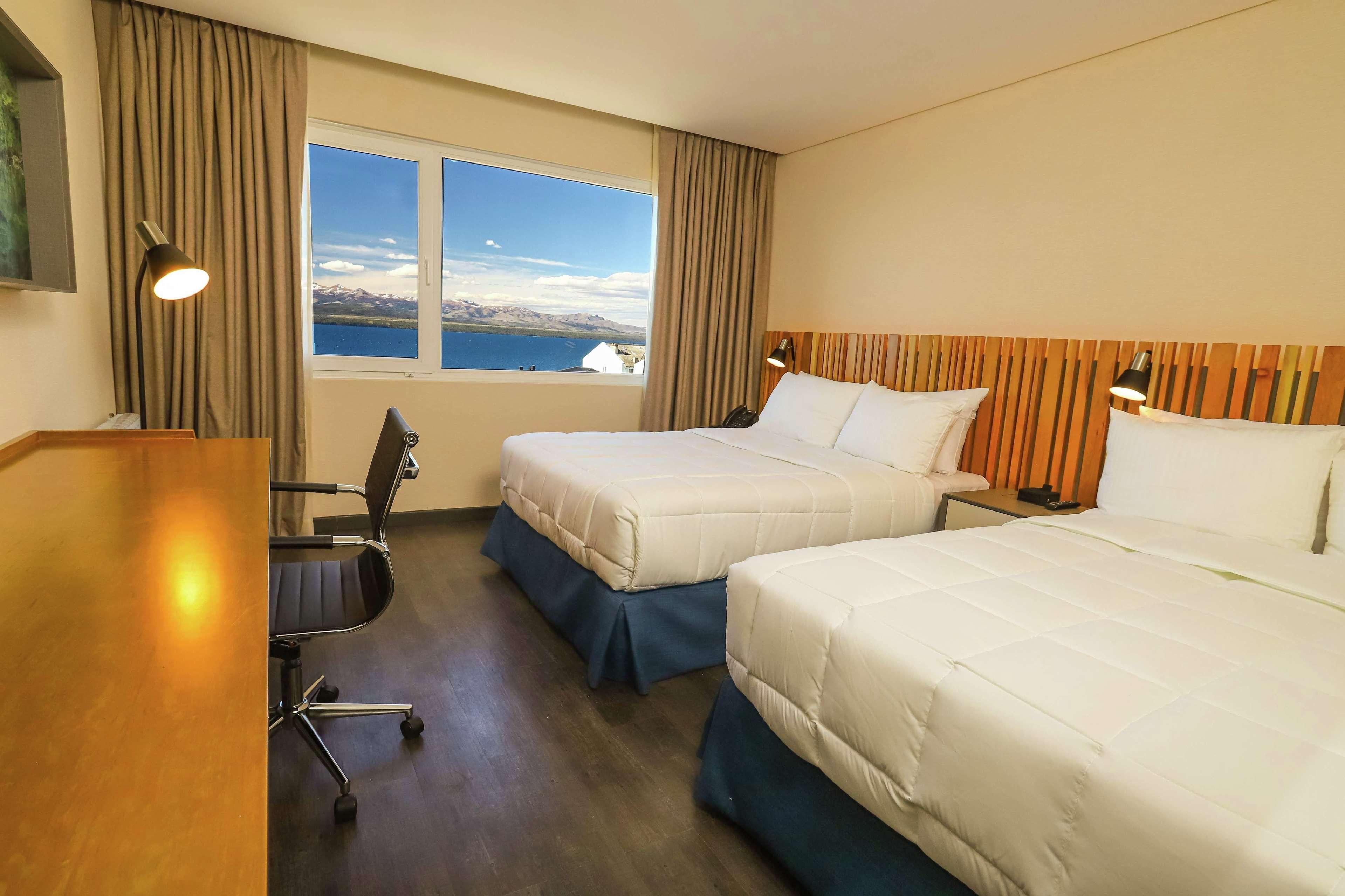 Hotel Hampton By Hilton Bariloche Esterno foto